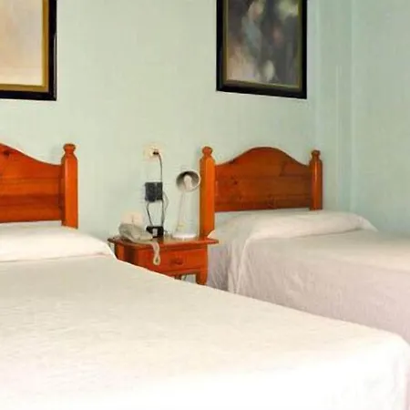 فندق Tanausu 3*