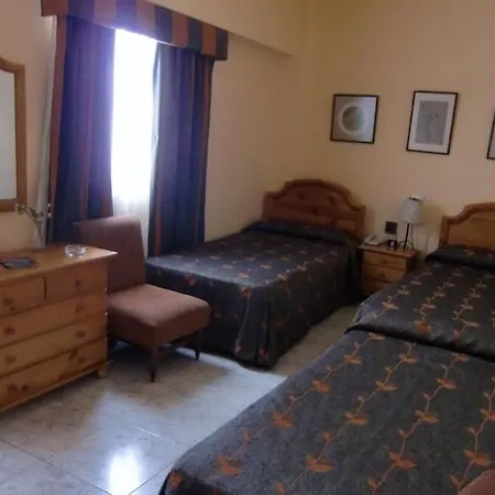 Tanausu Hotel 3*