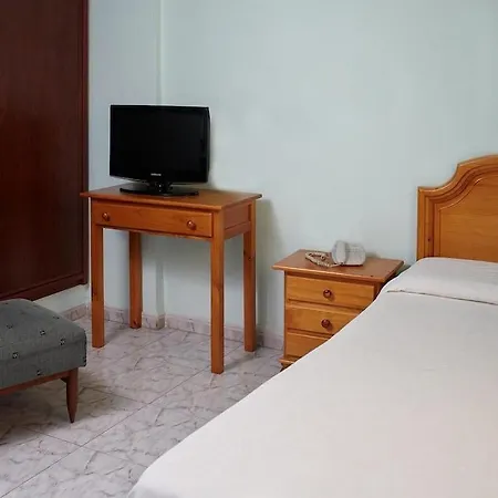 فندق Tanausu 3*