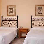 Tanausu Hotell 3*