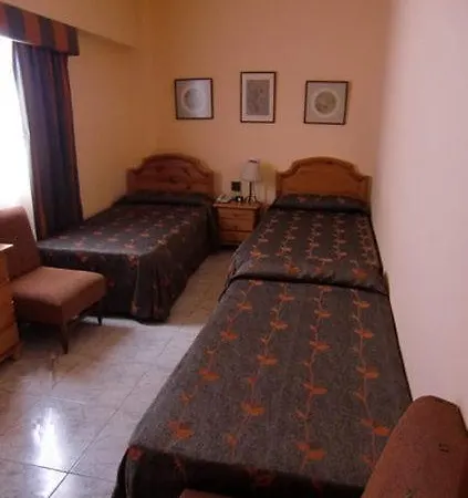 Szálloda Tanausu 3*