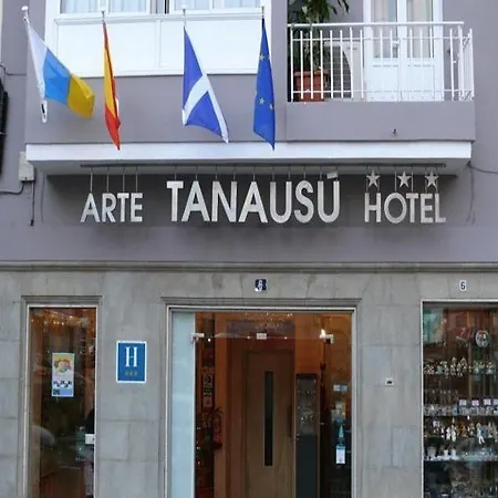 Hotell Tanausu 3*