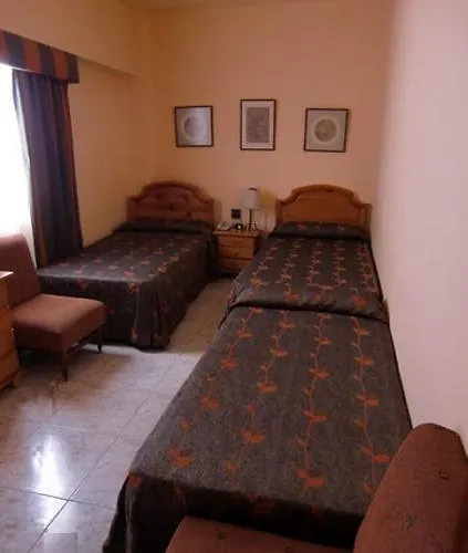 Szálloda Tanausu 3*